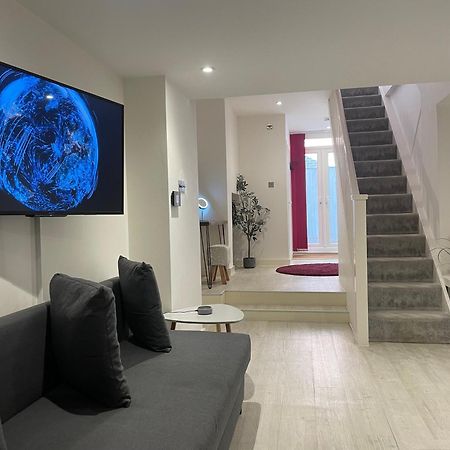 The Snap Pad Boutique Apartment Tunbridge Wells Extérieur photo